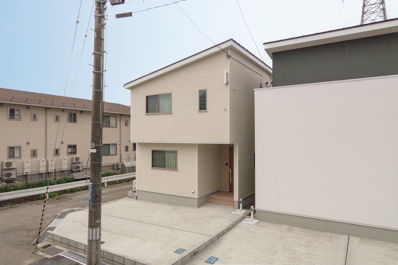 ニコニコ住宅新潟市中央区網川原A棟 2階がリビングの家