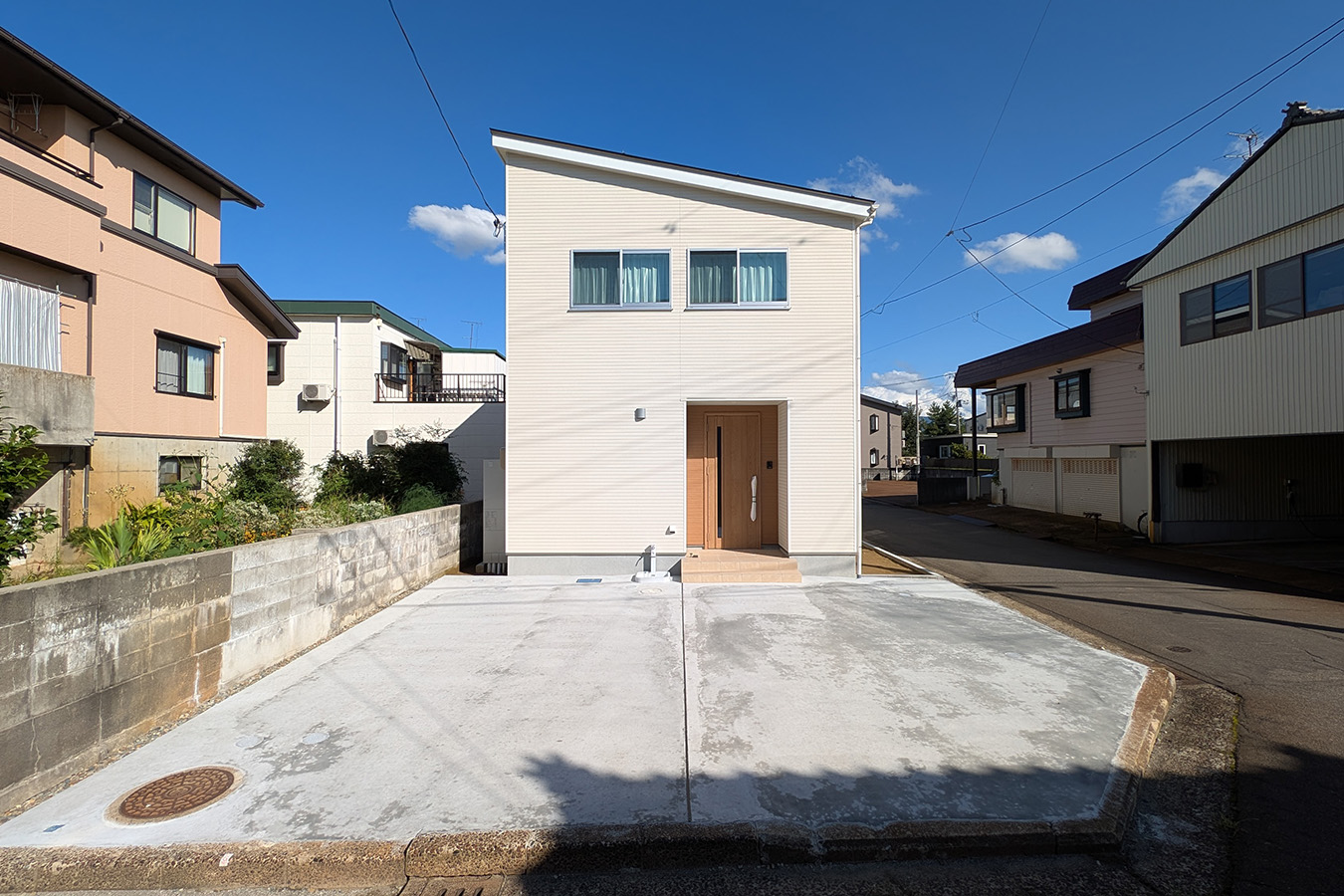 NJ長岡市大島本町25-A_外観02駐車スペースあり