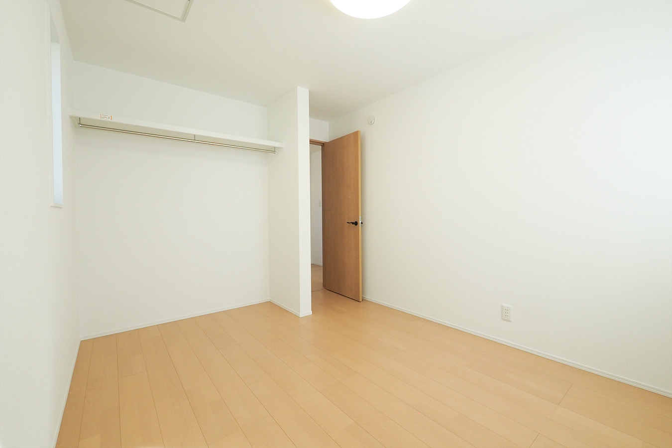 NJ長岡市大島本町25-A_洋室B01