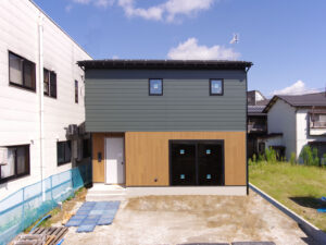 住宅 外観 ガルバ ツートン