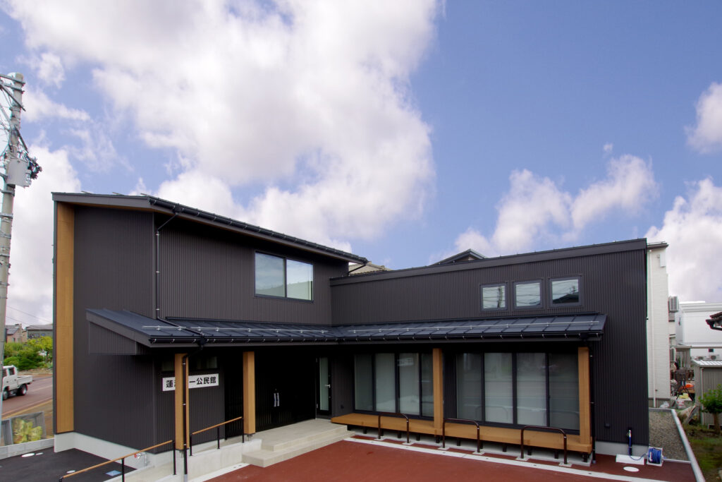 長岡市蓮潟公民館外観