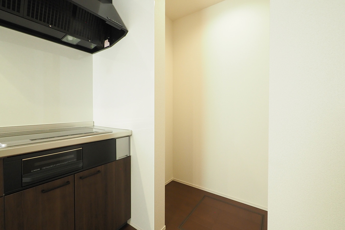 長岡市希望が丘南25-A_パントリー