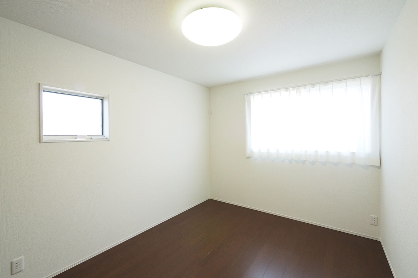 長岡市希望が丘南25-A_主寝室①