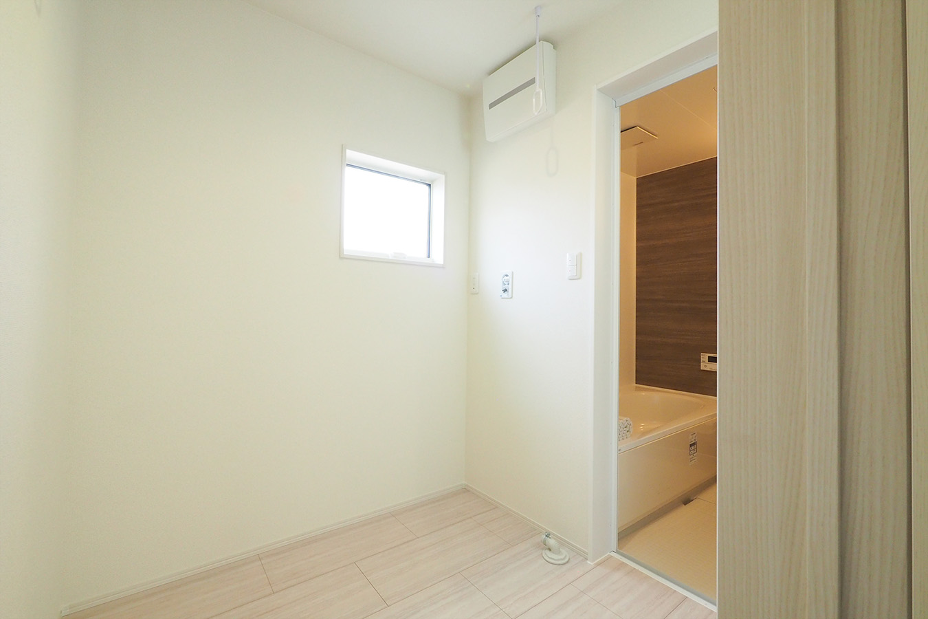 長岡市希望が丘南25-A_脱衣所