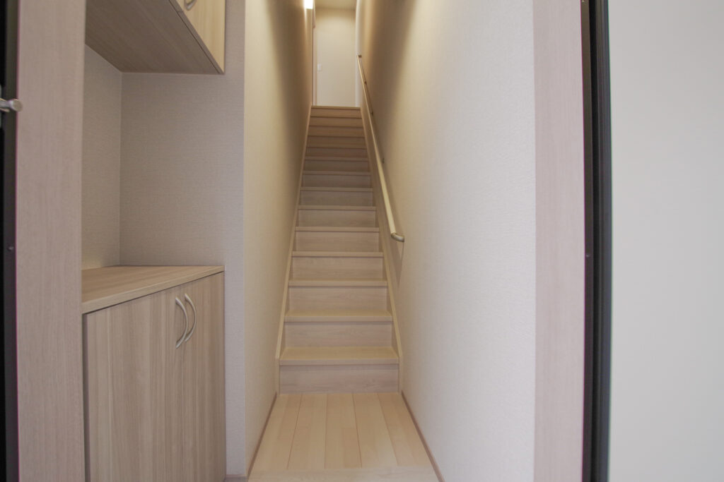 アパート建設 資産活用 階段 玄関