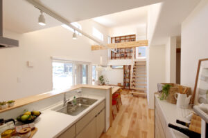 リビング ダイニング ダイニングテーブル 梁 吹抜