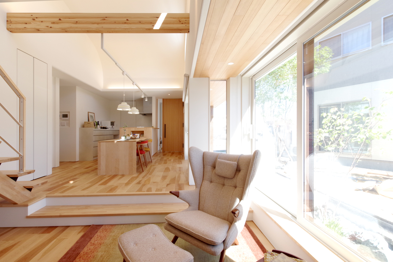 リビング ダイニング ダイニングテーブル 梁 吹抜