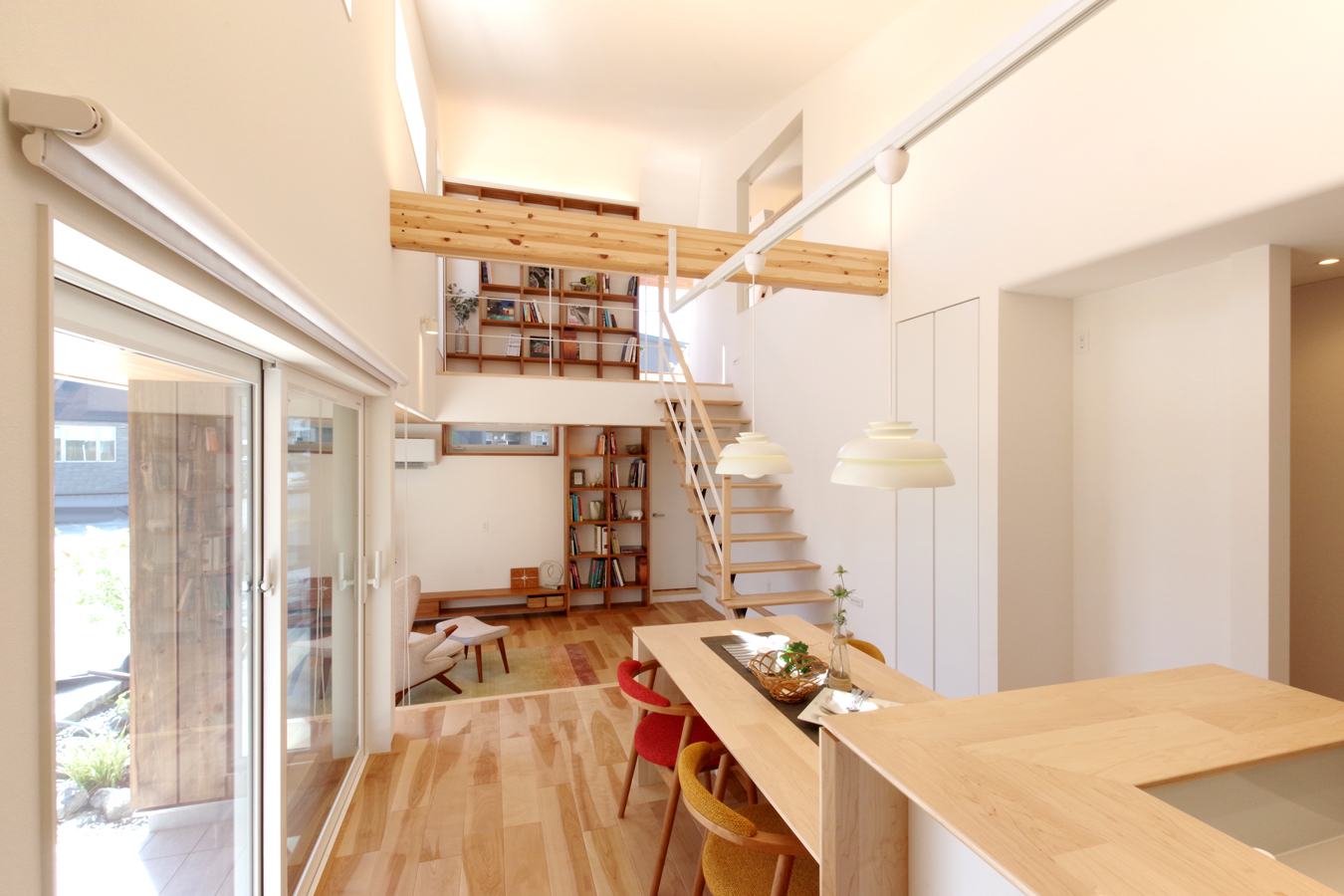 リビング ダイニング ダイニングテーブル 梁 吹抜