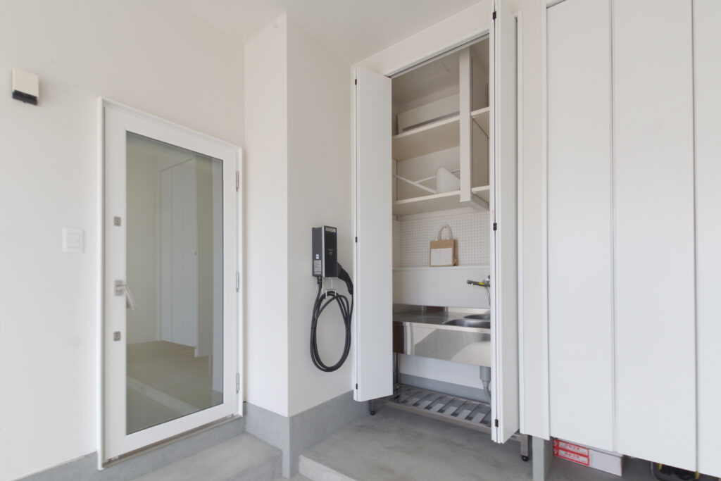 ガレージ インナーガレージ ペット用水栓 家庭用充電器